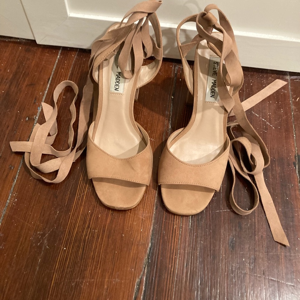 Steve Madden wrap block heals